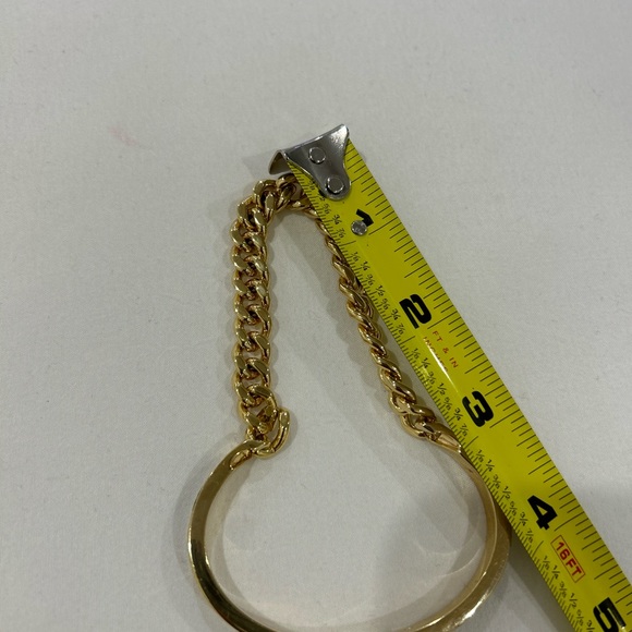 💰PRICE ⬇️•HENRI BENDEL New York • Gold Bangle w/ Chain Attached • - Picture 6 of 10